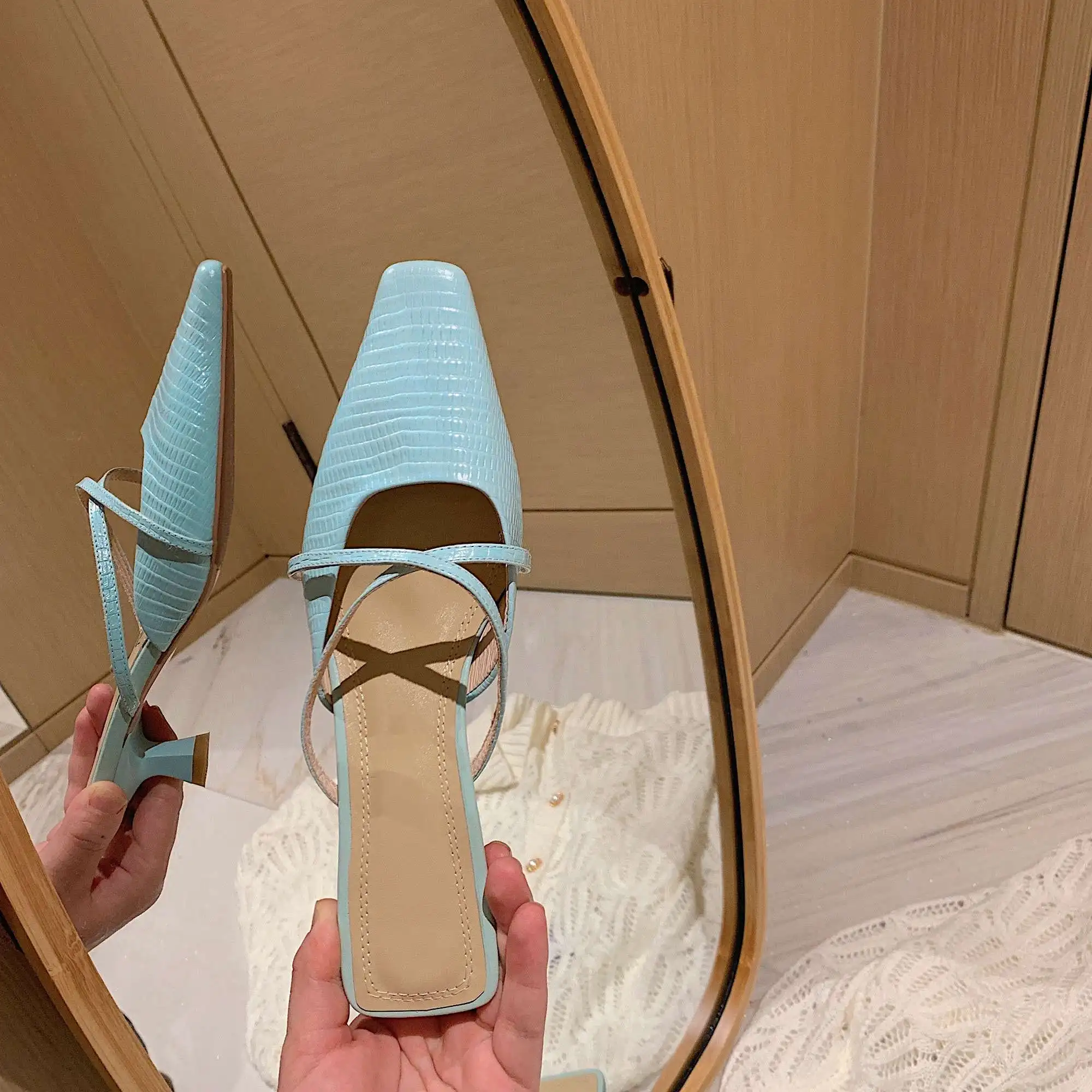 

Krazing pot genuine leather med heels square toe daily wear high street fashion cozy solid young lady slip on sandals women L89