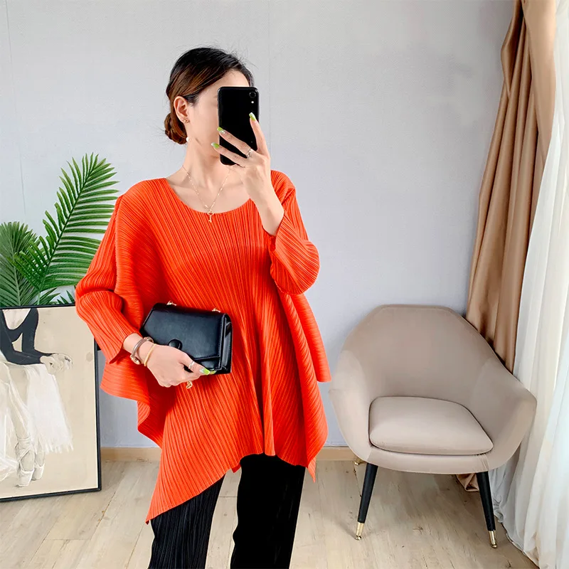 

2021 autumn new bat sleeve women top Miyak fold Large size long sleeve loose solid color round neck drawstring bottoming shirt