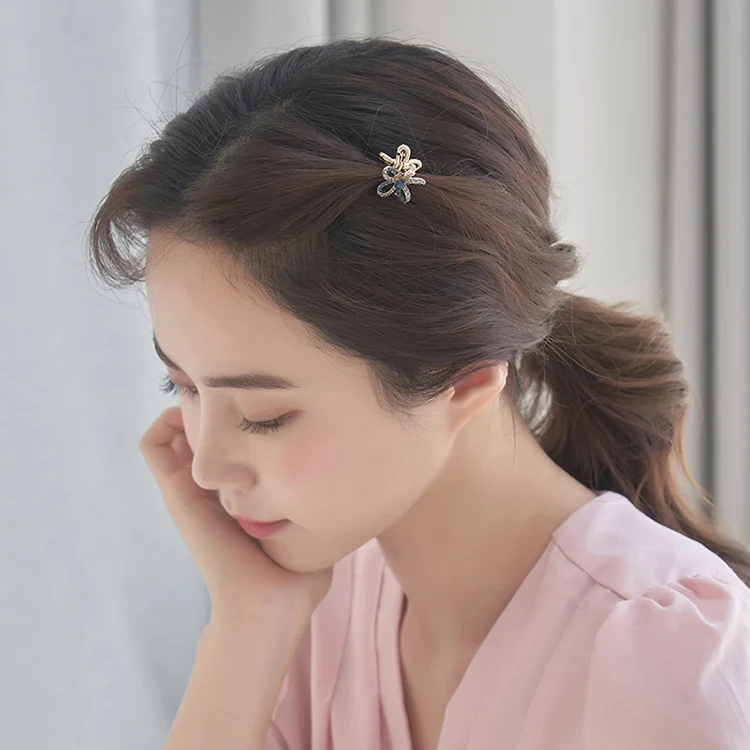 

Stylish Small Metal Hair Claw For Women Crystal Flower Hair Clips Crab Pin Barrettes Hair Accessories Fashion Jewelry