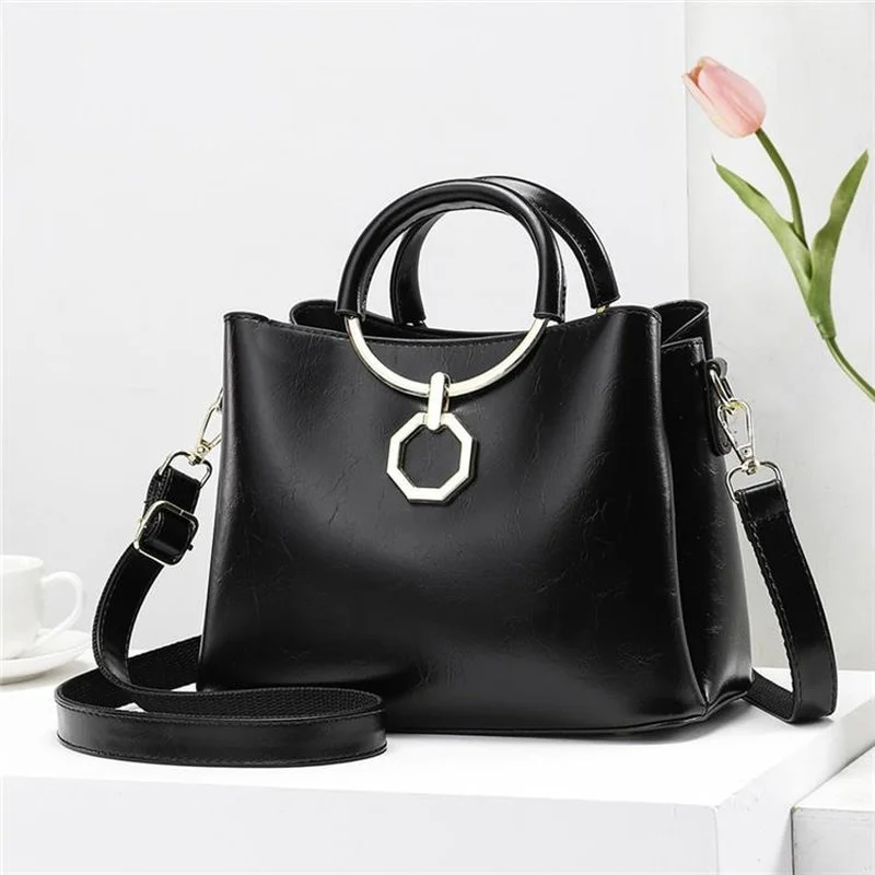 

Высококачественный роскошный бренд 2021 Новинка модная подходящая ко всему Высококачественная женская сумка с кольцом на одно плечо диагона...