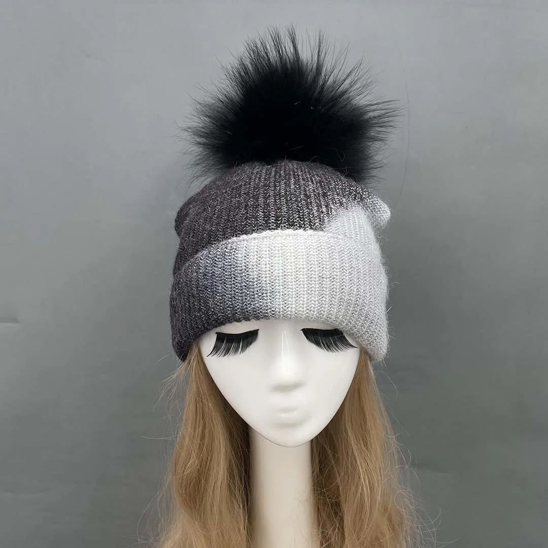 

2021 шерстяная шапка с градиентом, Высококачественная Толстая теплая шапка, Зимняя женская шапка со съемным помпоном енота