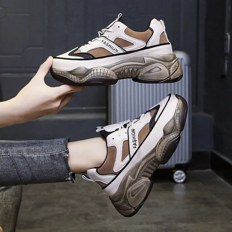 Кроссовки женские грязные в винтажном стиле уличные сникерсы из дышащего