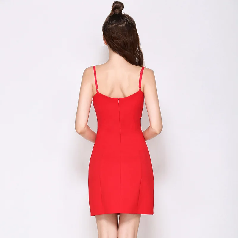 Женское прямое мини платье без рукавов тонкое короткое на тонких бретельках с