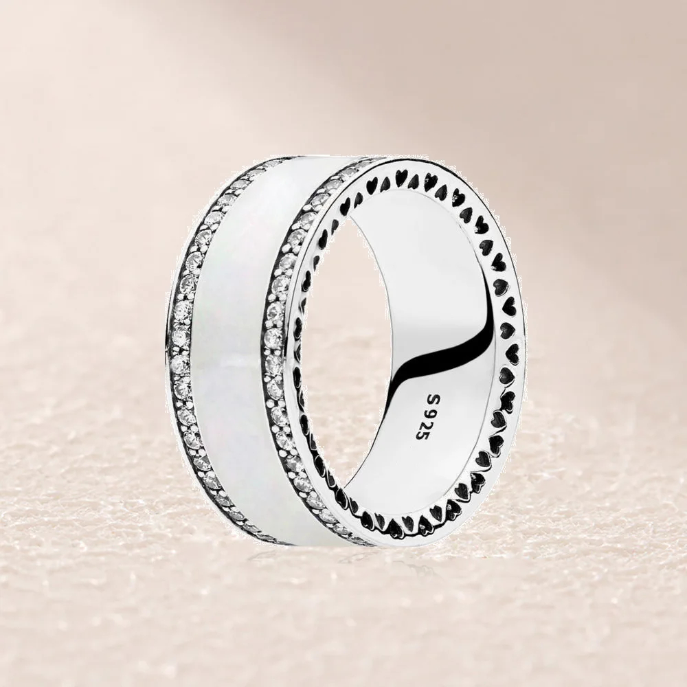 

191024EN23 PEARLESCENT HEARTS OF BAND RING