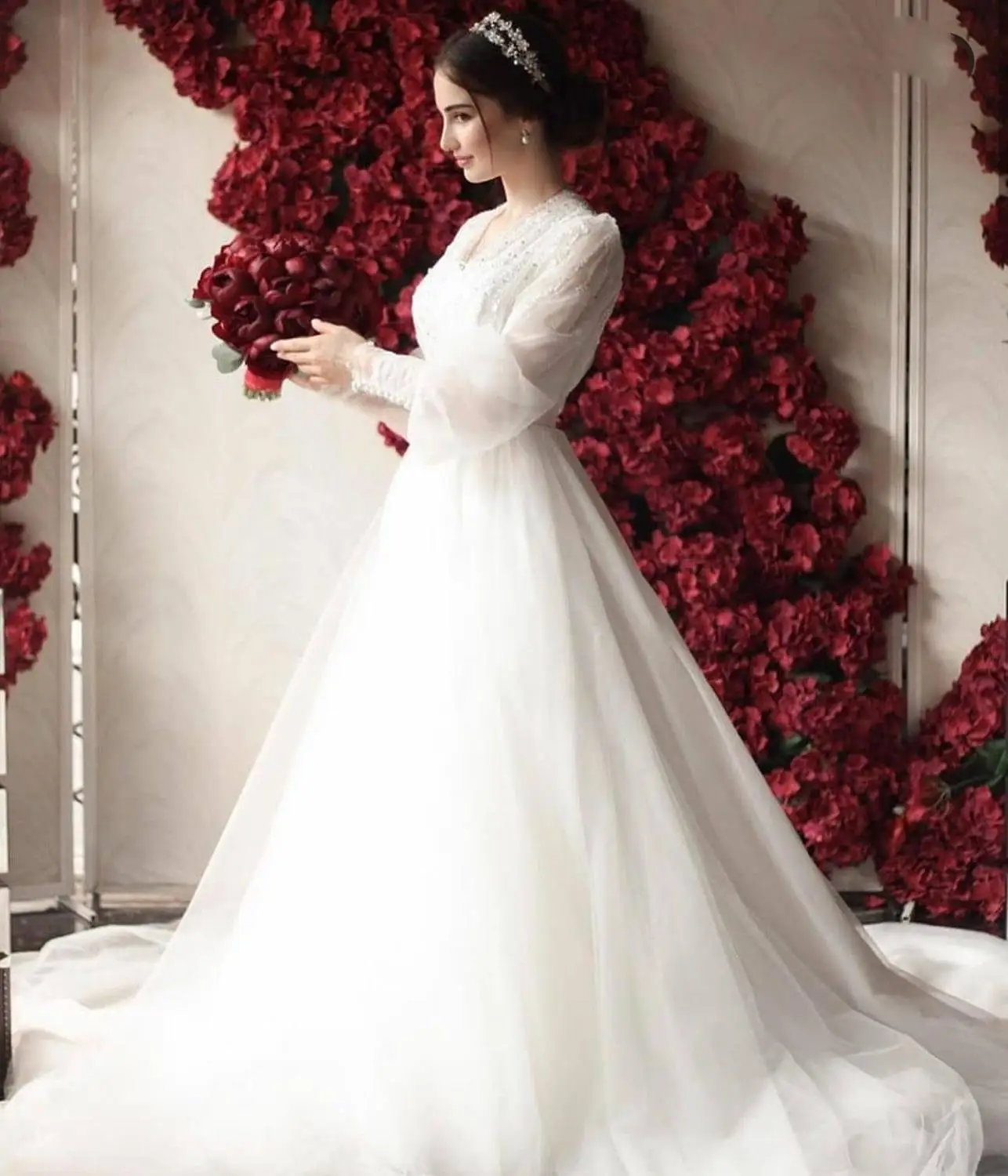 

Wedding Dress Long Sleeve Puff V-Neck A-Line White Crystal Beading Lace Appliques Bridal Gown With Sweep Train Custom Made