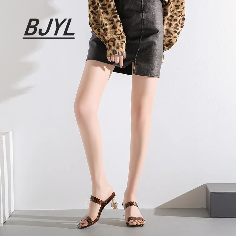 

Ladies Slippers 2021 Summer New Trend Fashion Retro Word with Transparent Fairy High Heel Crystal Slippers XL