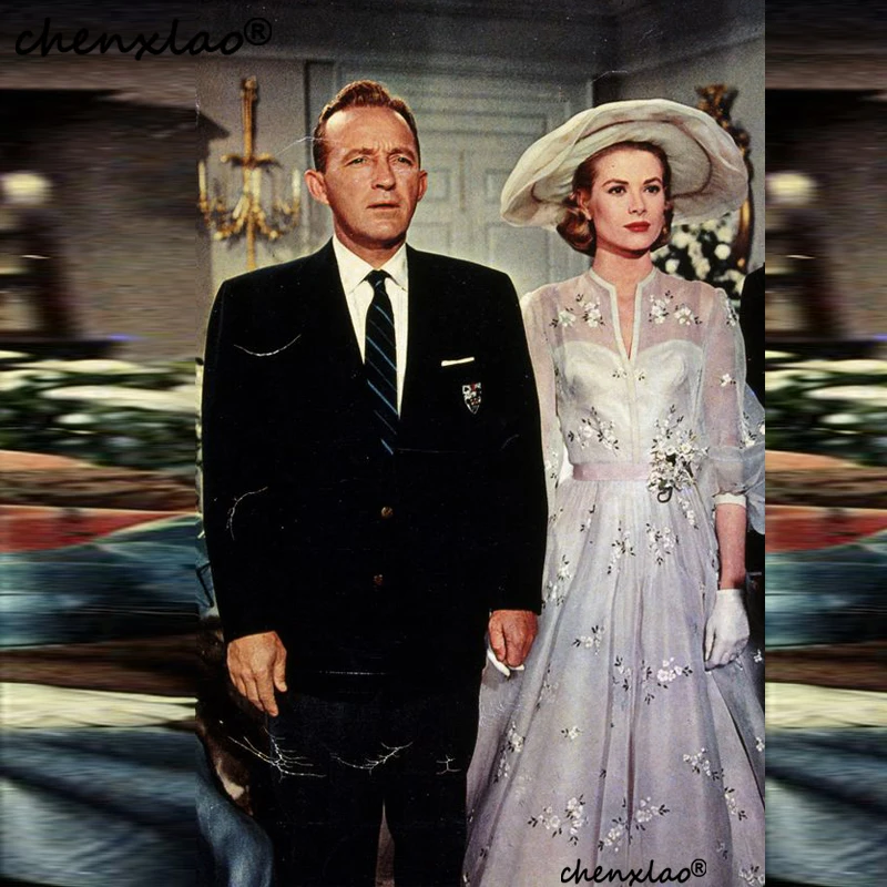 Роскошные вечерние платья а силуэта с глубоким круглым вырезом пышные рукавом