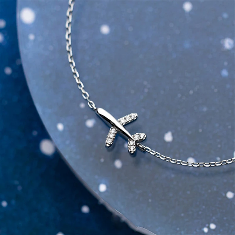 Женский Регулируемый Браслет из натуральных белых кубических камней с самолетом