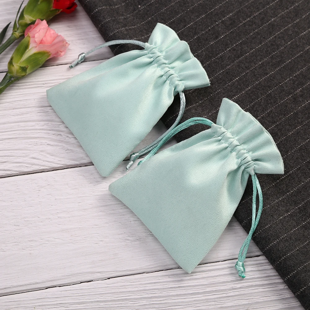 50pcs Velvet Jewelry Bags Christmas Wedding Candy Bags Party Decoration Drawable Pouches Gift Pouches Jewelry Packaging Display