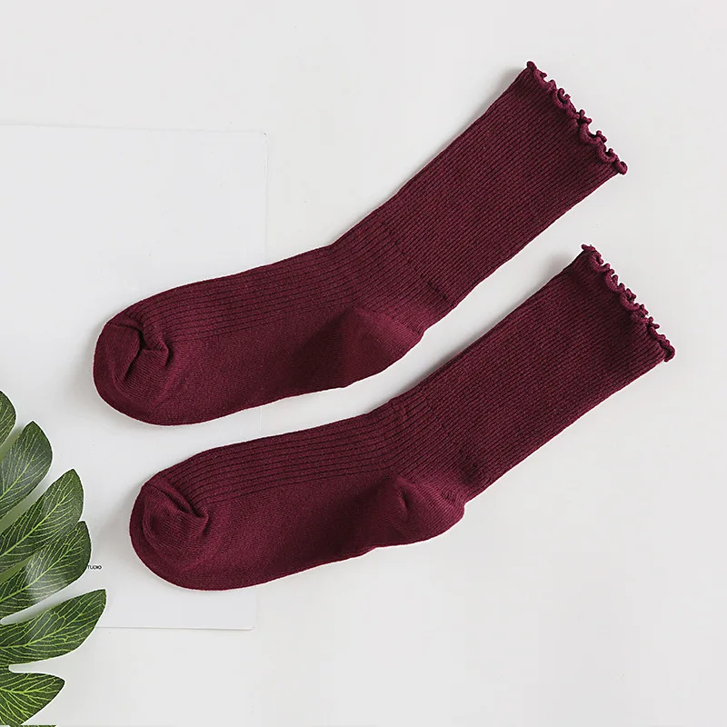 

Pile of socks women cotton women's socks, solid color retro short boots long socks for autumn and winter