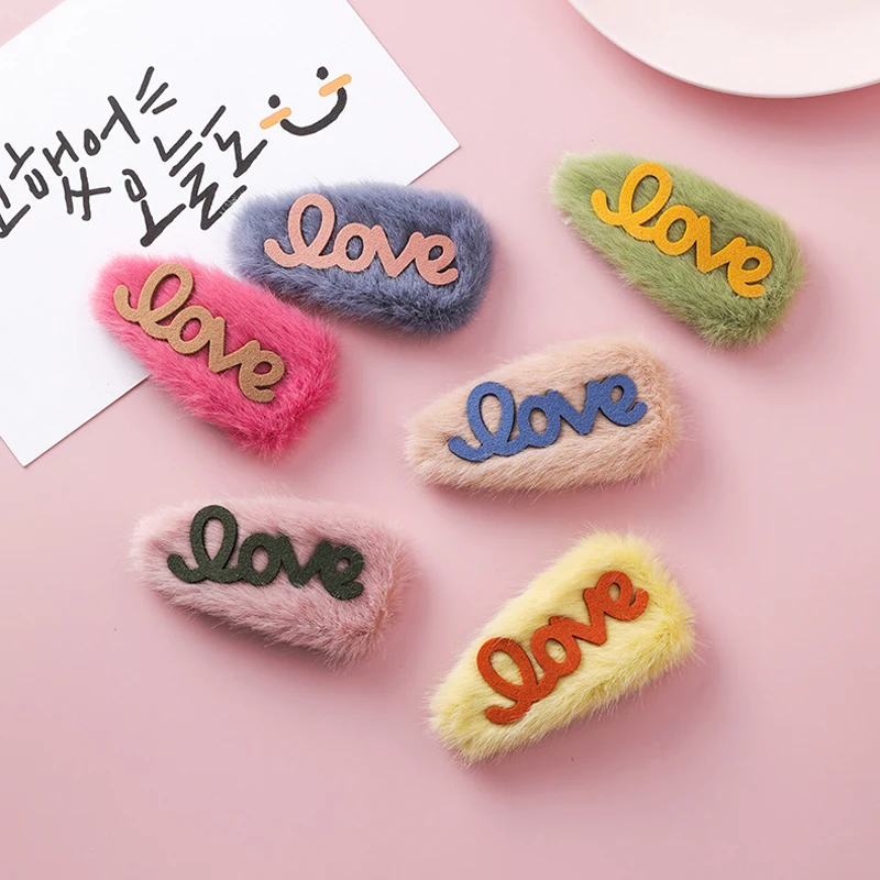

Lovely LOVE Letter Hairpins Autumn and Winter Plush Hair Clips Women Girls Fashion Geometric BB Clips Barrettes Hair Accessories