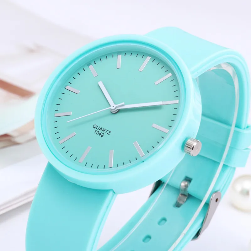 Фото Новинка 2020 женские часы модные корейские кварцевые наручные с силиконовым