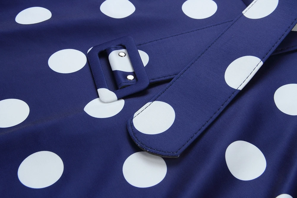 Женское винтажное платье в горошек стильное облегающее средней длины с рукавом