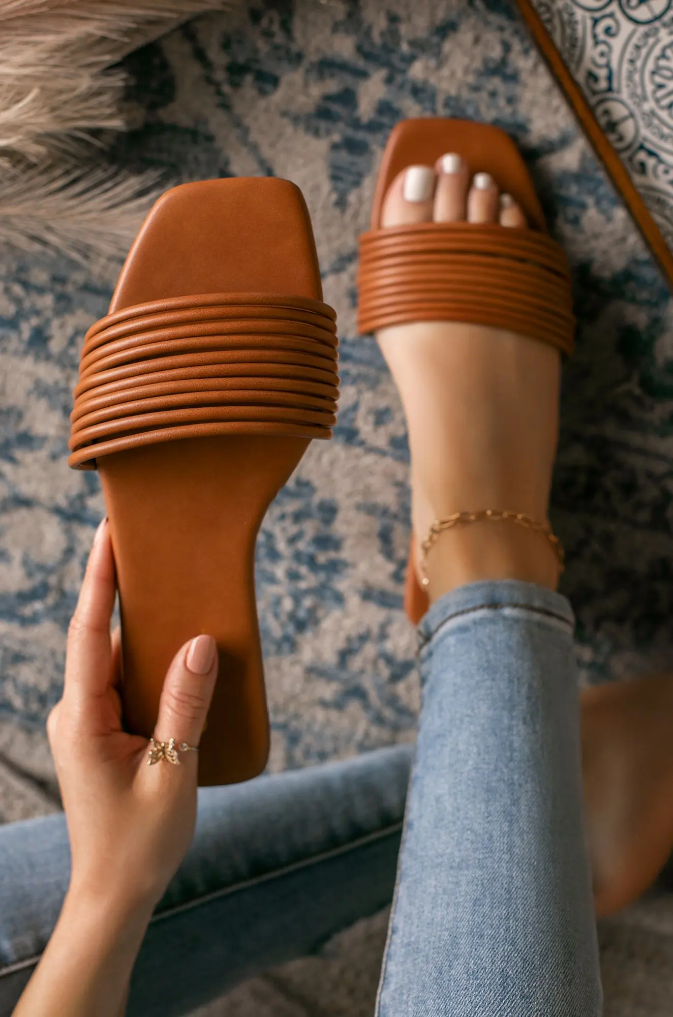 

2021 New Women's Summer Slippers Outdoor Ladies Sandals Flat-bottomed Comfortable Beach Slides Fashion Square Toe Female Slides