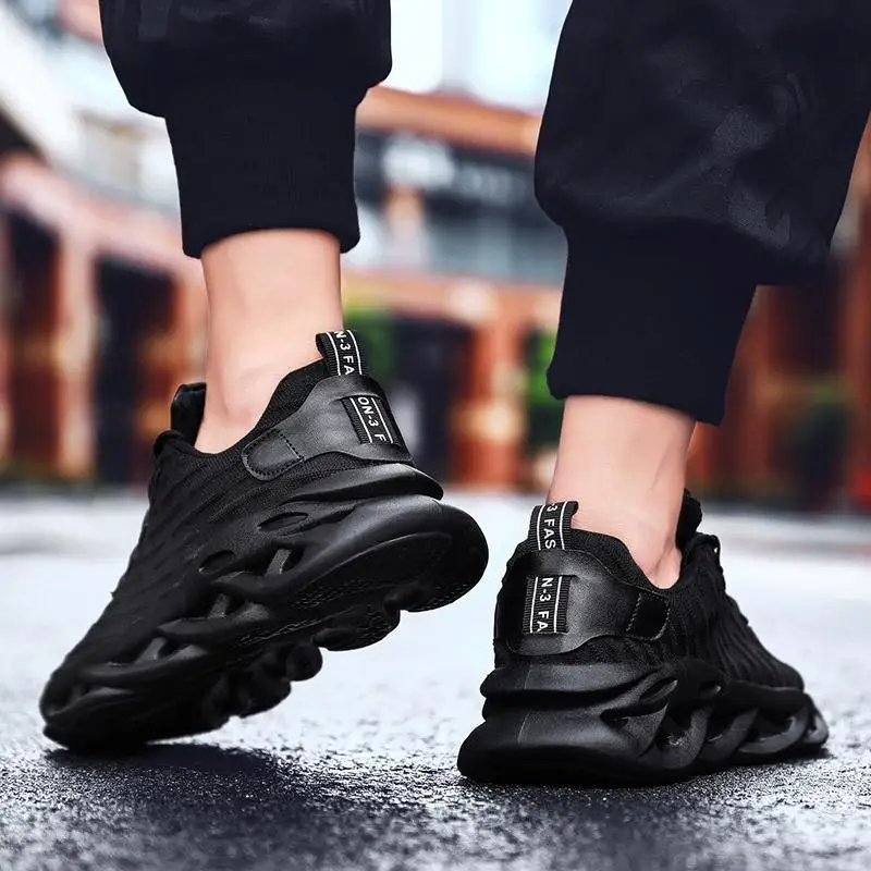 

Breathable Blade Running Shoes 44 Light Men's New Sports Shoes Comfortable Sneakers 43 Fashion Outdoor Jogging Casual Shoes