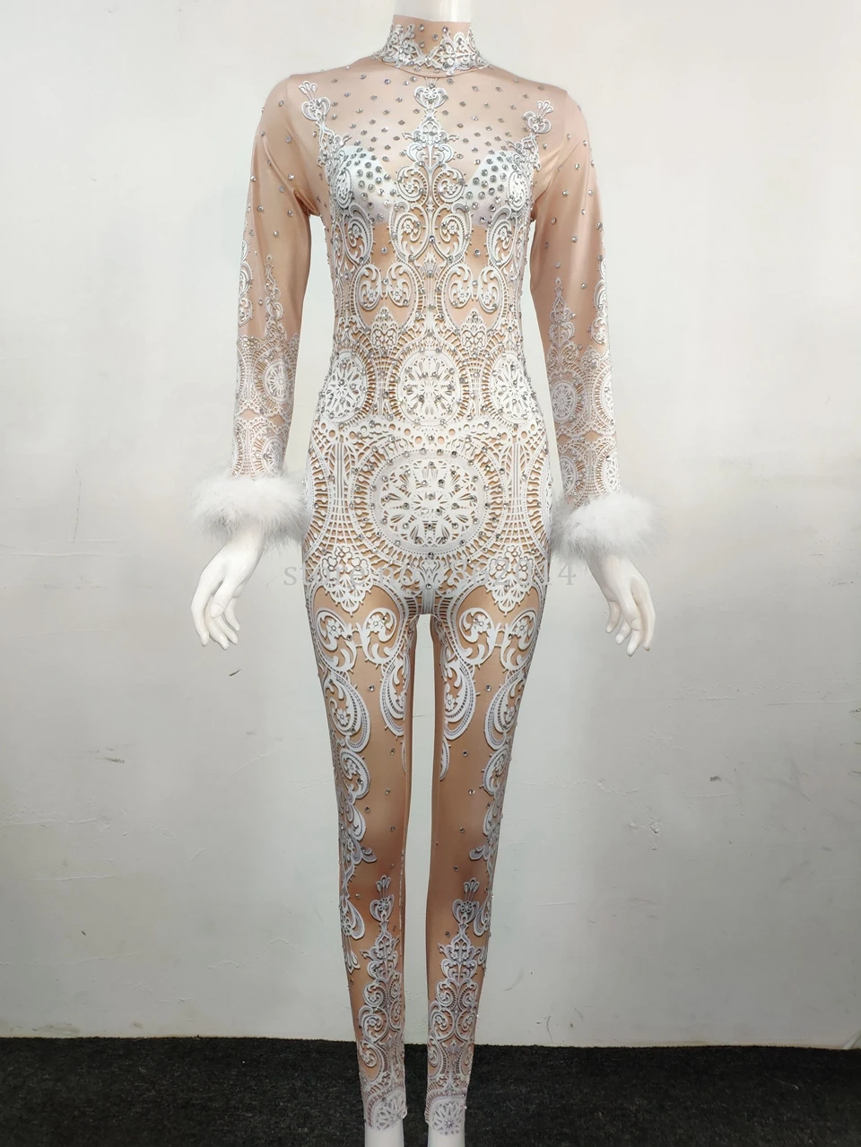 Сексуальный белый кружевной боди со стразами и перьями женский комбинезон для
