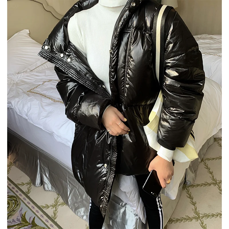 Женский пуховик с воротником-стойкой однотонная черная или белая свободная