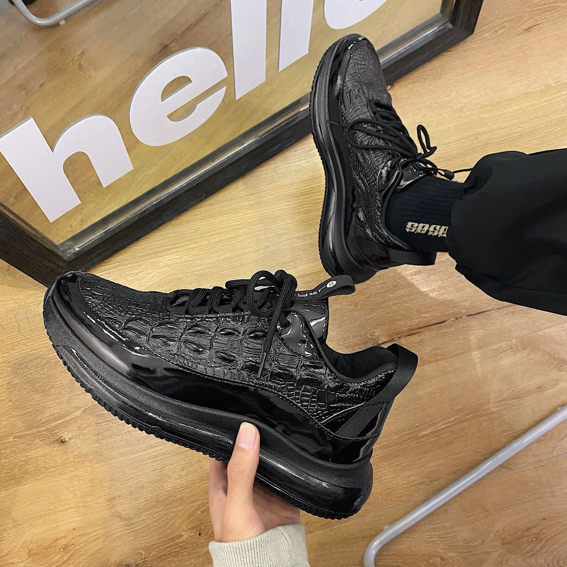 

New Men's Sneakers Leather Casual Shoes Crocodile Pattern Waterproof Top Quality Walking Shoes For Male