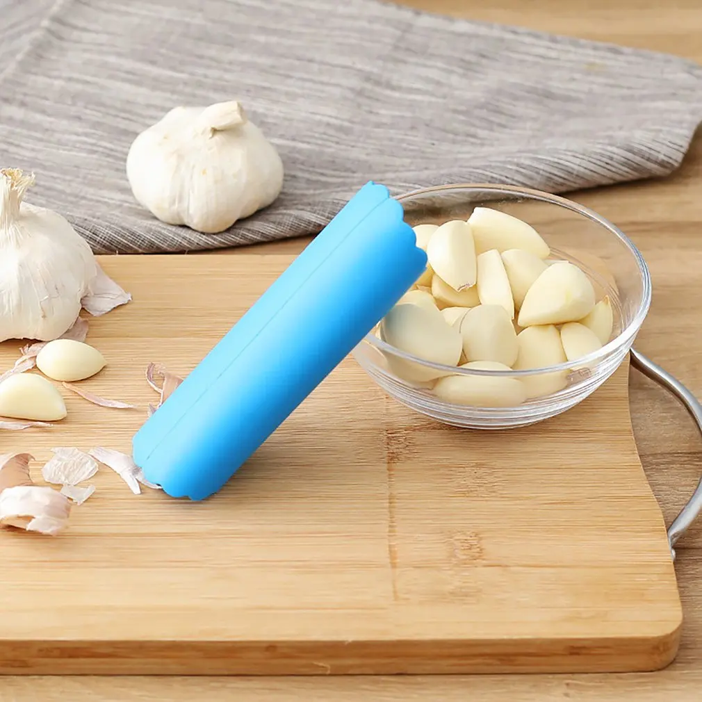 1pc Silicone Magic Garlic Peeler Handy With Smooth Edge Peeling Tool Press Random Color | Дом и сад
