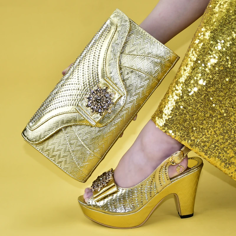 Последние Свадебные туфли и сумочка в африканском стиле комплекте украшенная