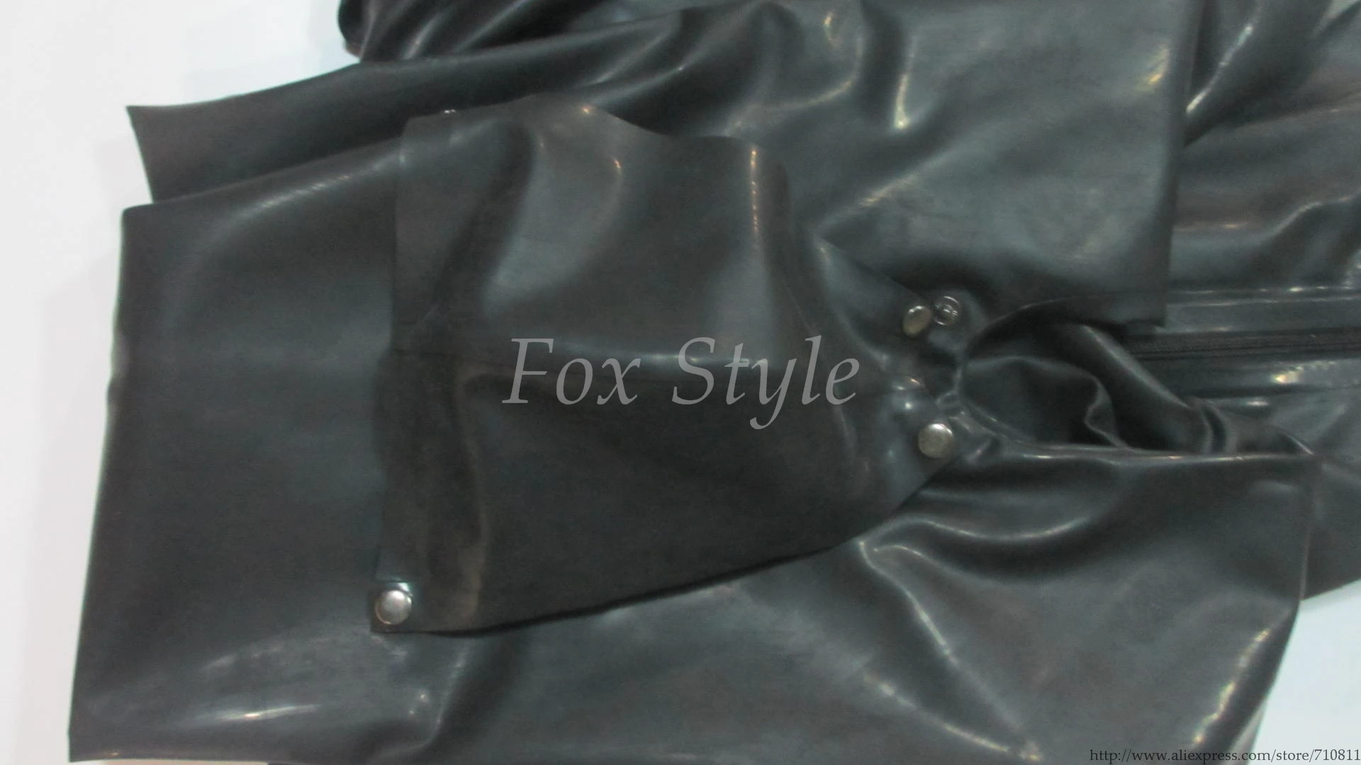 Соблазнительный латексный костюм кошки с копчиком и пенисом презерватив внутри