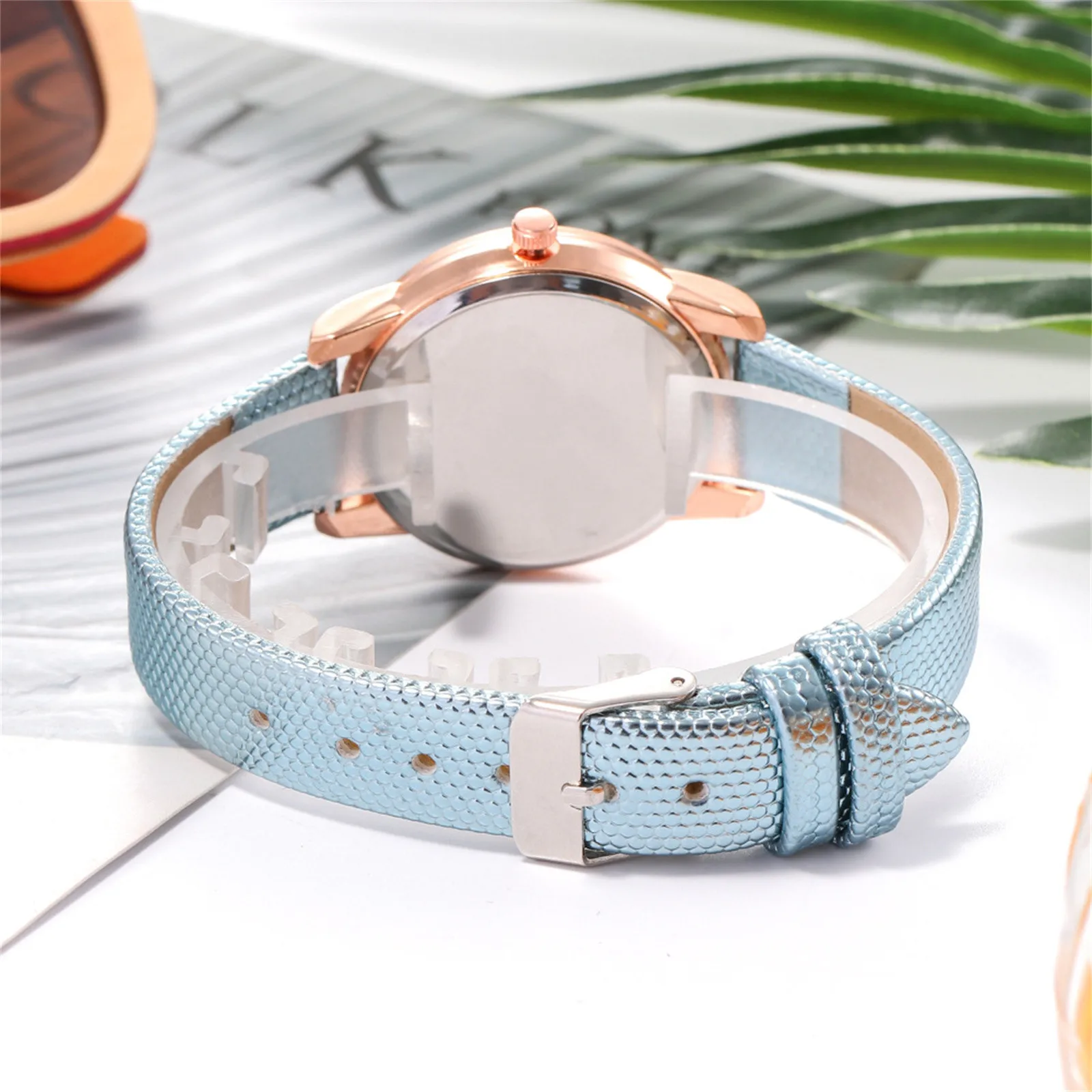 Часы Vansvar женские кварцевые с кожаным ремешком повседневные аналоговые