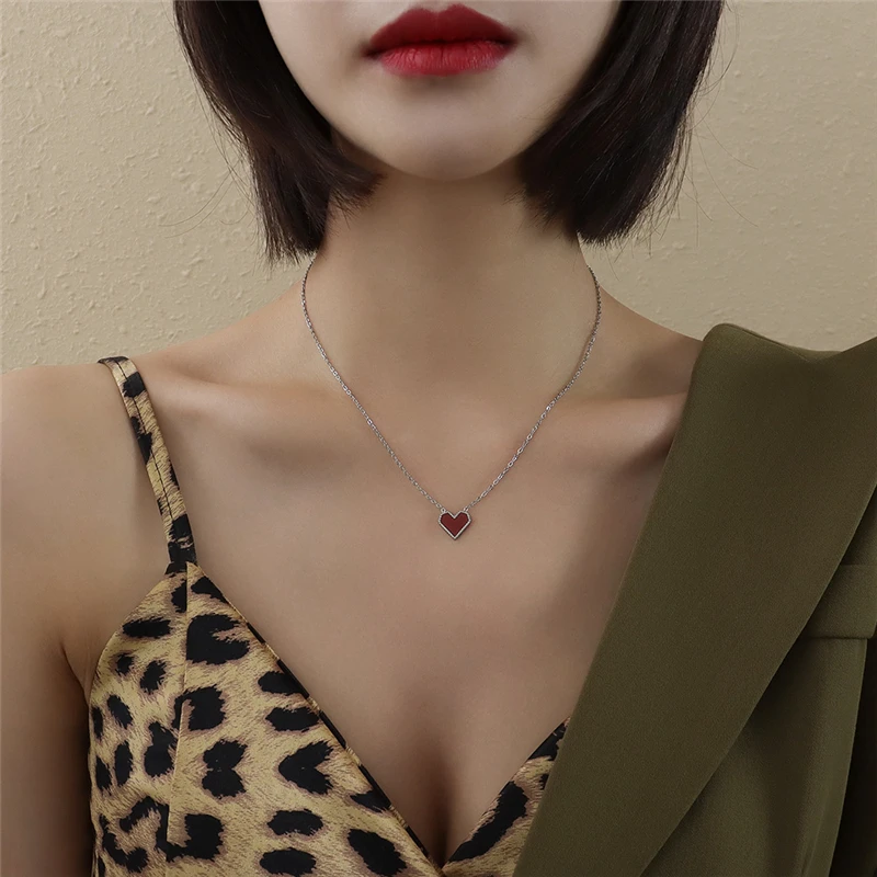 

2021 New Fashion Red Color Heart Pendant Collar Luxury Thick Stainless Steel Chain Necklaces For Women Accessories Boho Jewelry