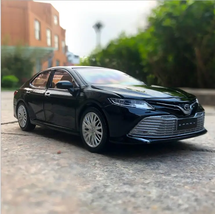 Имитация автомобиля Camry 1:32 из сплава 6-дверная конструкция игрушки с имитацией