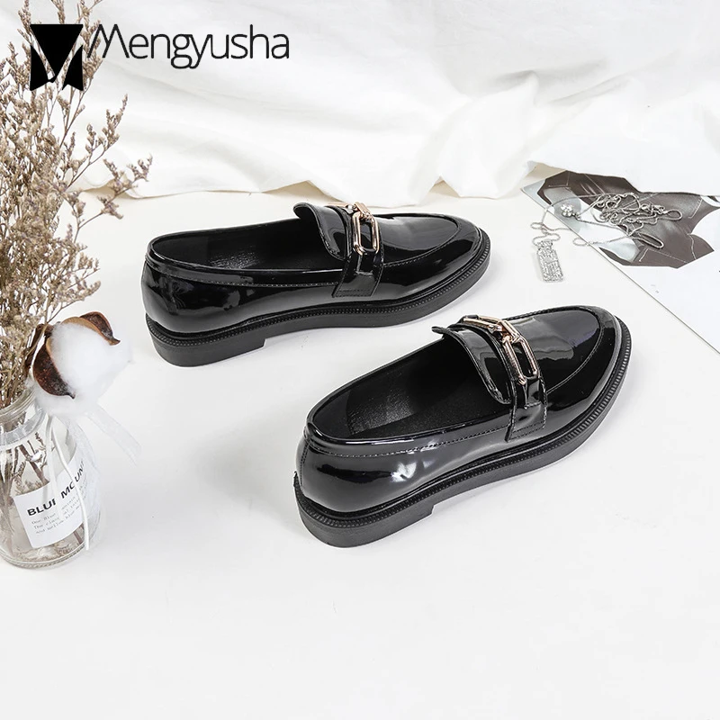 Брендовые туфли-оксфорды с металлической цепочкой женские мокасины блестящие