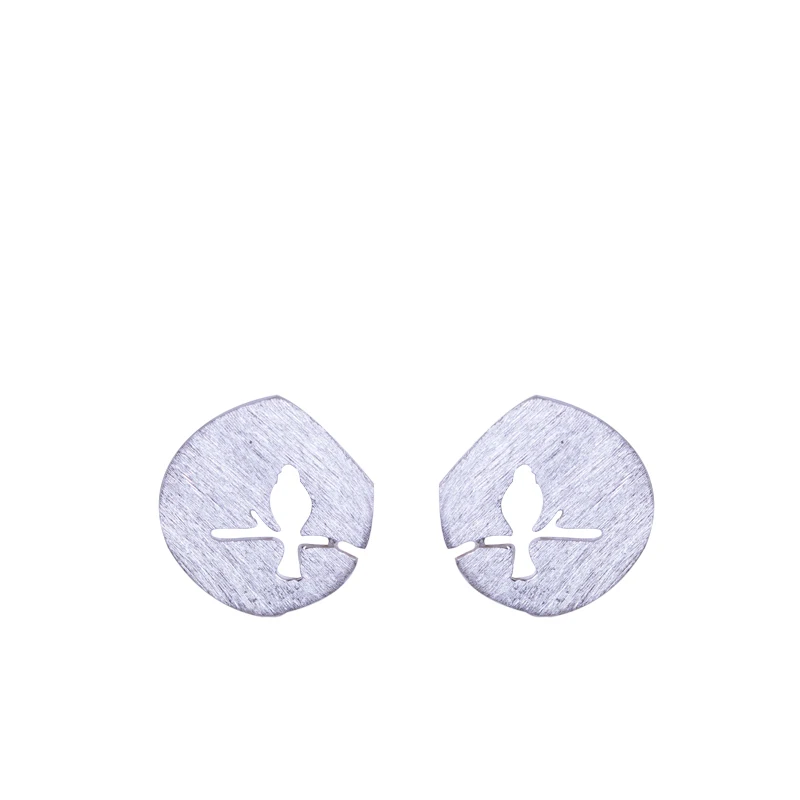 Женские серьги-гвоздики из серебра 925 пробы с матовой веткой дерева | Украшения и