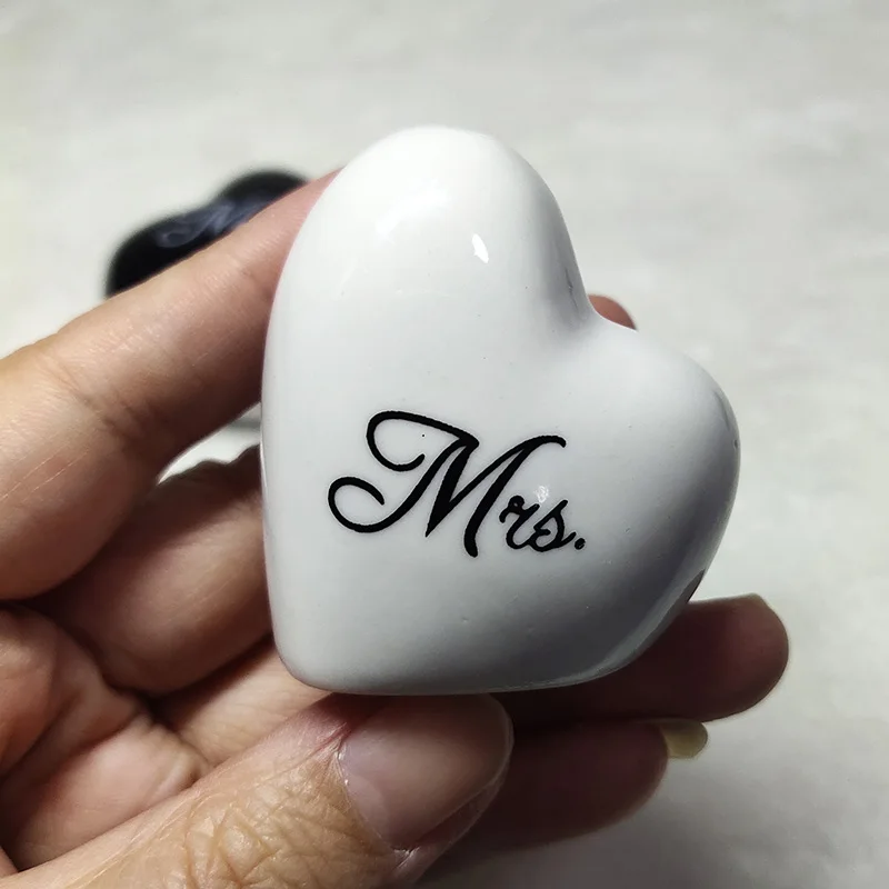 100 шт.(50 пар)/Партия Прием гостей в доме невесты Сувениры Сердце Mr& Mrs керамические Солонка и перец шейкеры для свадебных сувениров