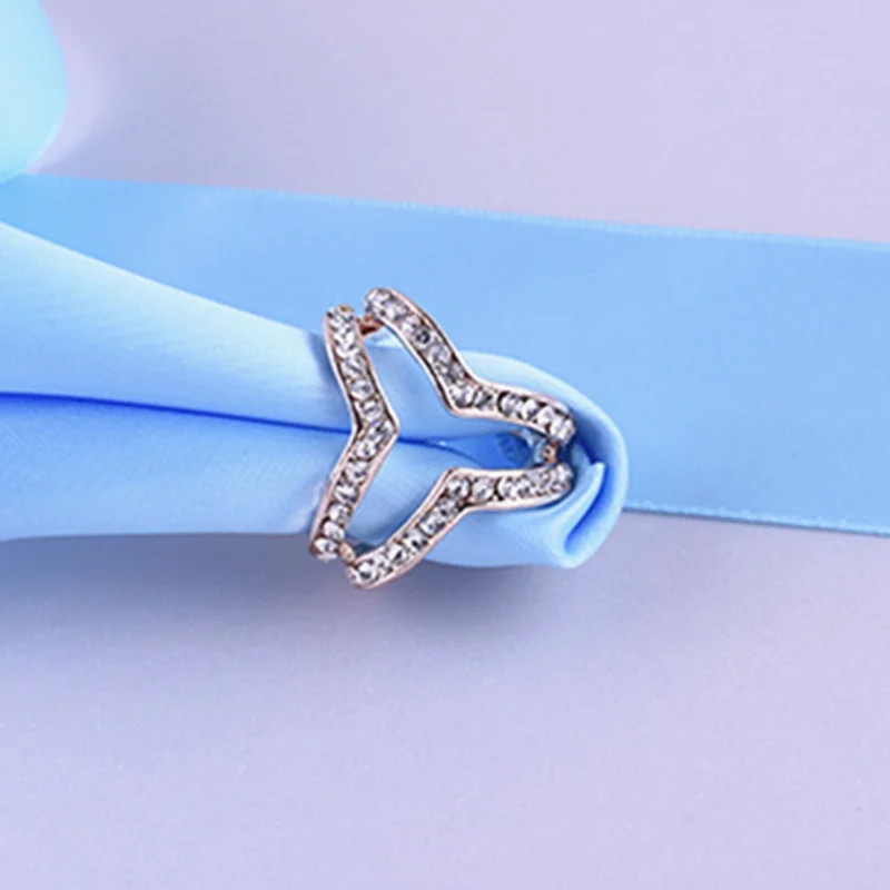 Модный костюм из трех круглые хрустальные броши шаль пряжки аксессуары для