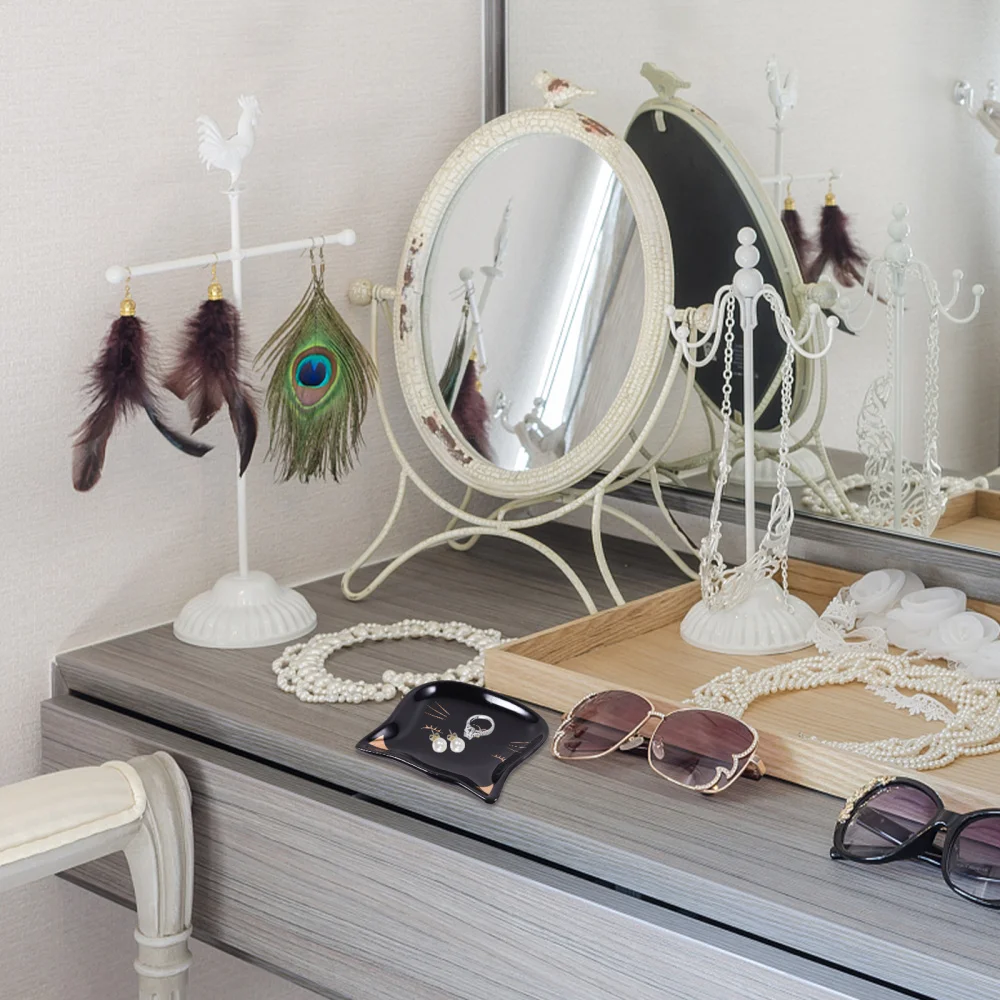 

2Pcs Japanese Style Ceramic Jewelry Trays Cartoon Cat Jewelry Food Storage Plate