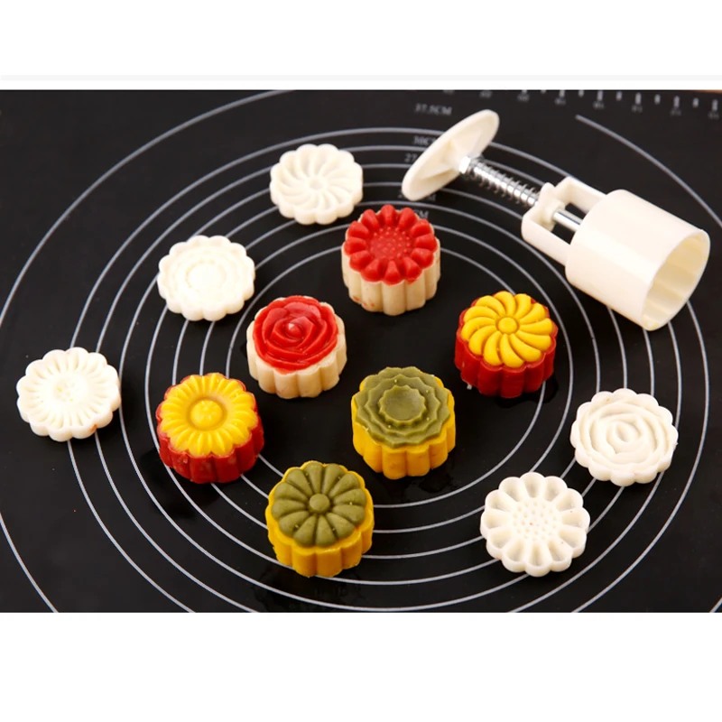 Chinese Mid-Autumn Festival Moon cake mold cartoon household hand press mung bean model ice skin pastry DIY mooncakes |