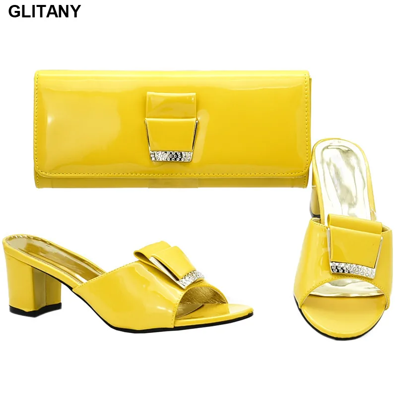 Новое поступление комплект из итальянских туфель с сумочкой в комплекте для