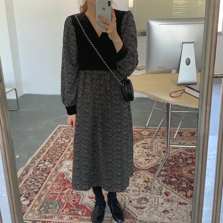 

Bornladies 2021 Spring New Japanese Korean Style Trendy Dress Velvet V-neck Pactwhork Floral Vintage Elegant Dress
