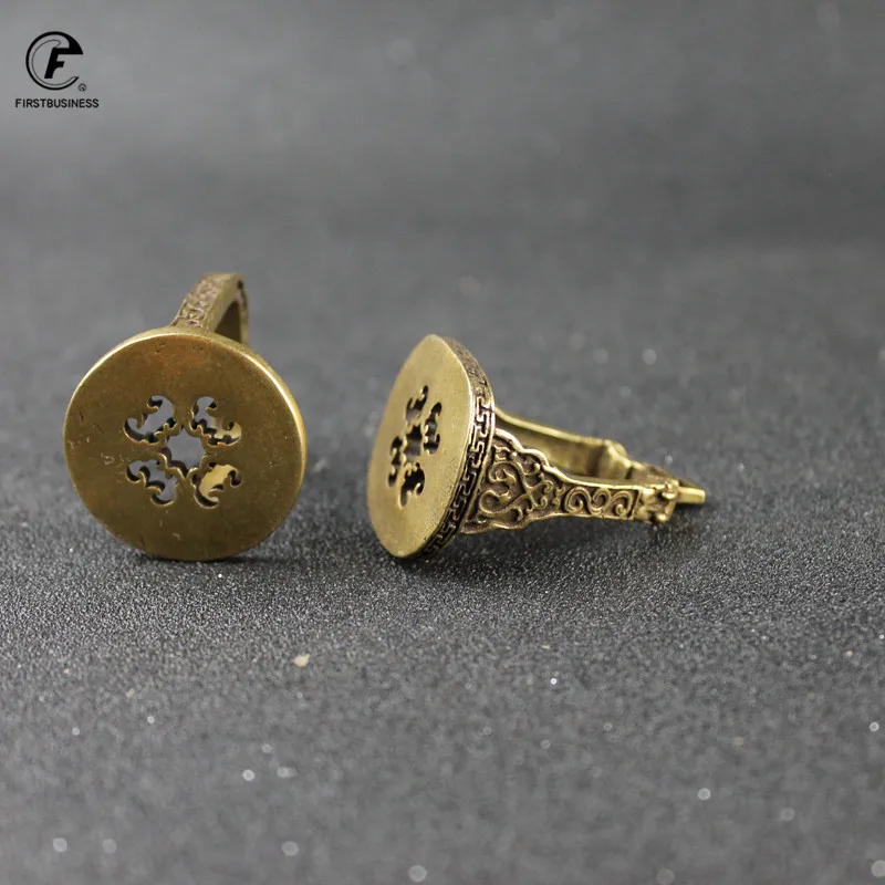 Ретро Медный простой элегантный дизайн брелок для ключей в западном стиле мужчин