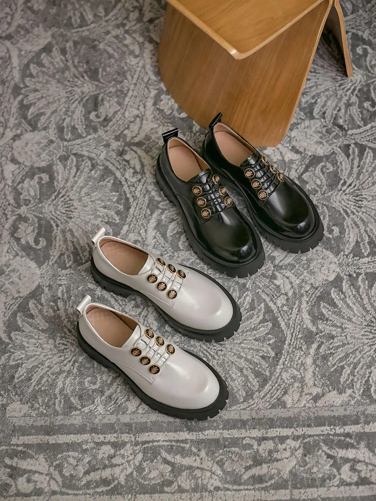 

Krazing Pot simple style full grain leather button handmade round toe thick med heel slip on daily wear gentlewomen pumps L1f9