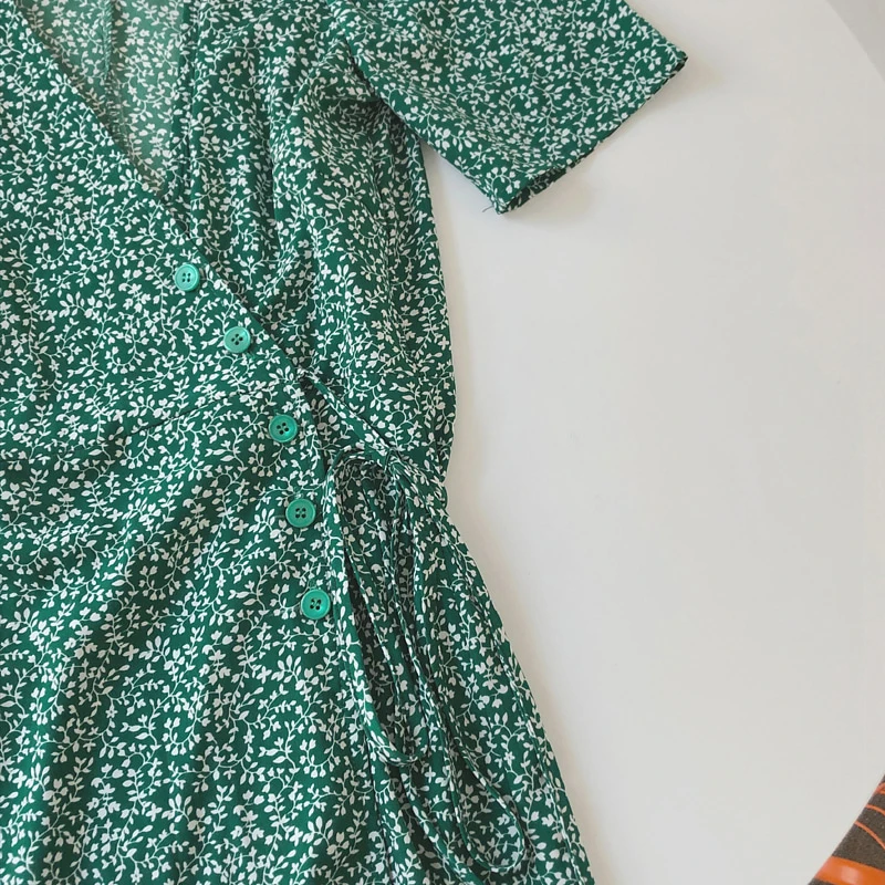 Винтажное темно-зеленое женское длинное платье с коротким рукавом v-образным