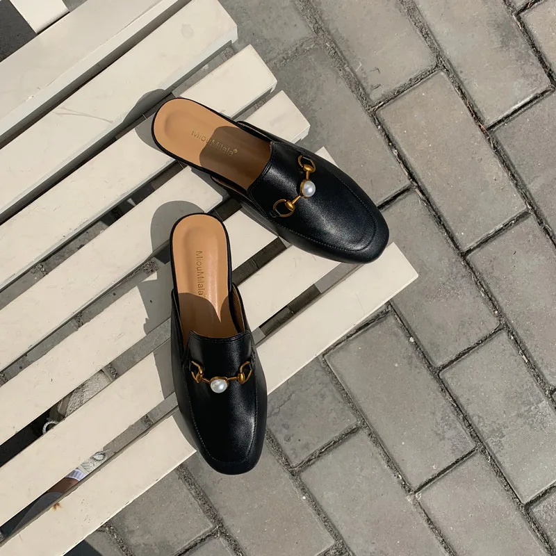 Бренд molan Designers; Новинка года; роскошные женские кожаные шлепанцы без задника, украшенные жемчугом и металлической цепочкой, с вышивкой в виде красного сердца; Лоферы без задника; вьетнамки