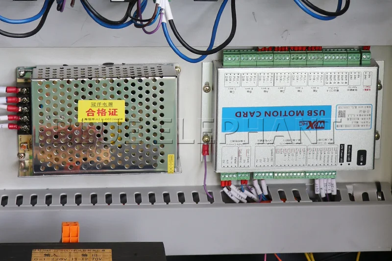 Высокоскоростная большая рекламная 1224 фрезерная машина с ЧПУ изготовленная в