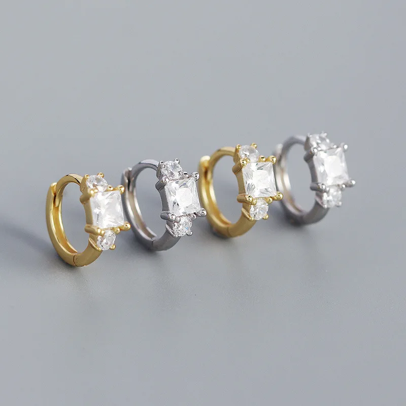 Женские серьги-кольца из серебра 925 пробы с белым цирконом