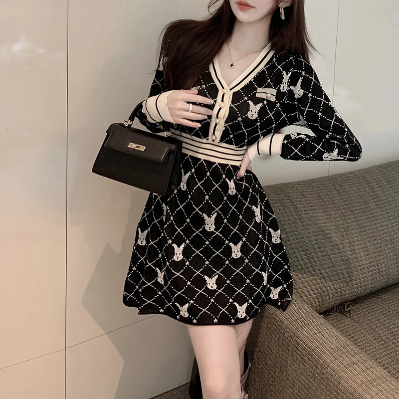 

Make French small sweet wind inside a knit dress female temperament of new winter high-end little cultivate one's morality dress