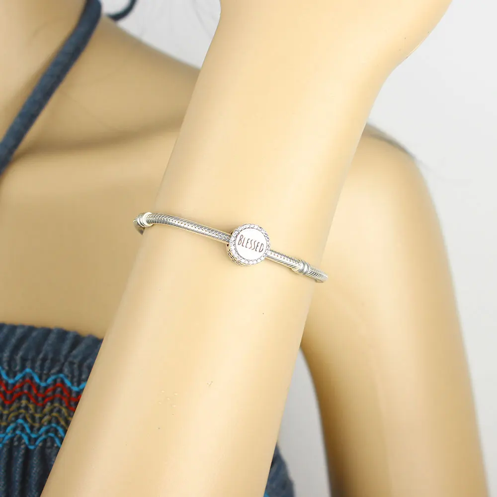 925 пробы серебряного цвета украшенный цирконием и бусинами подходит для