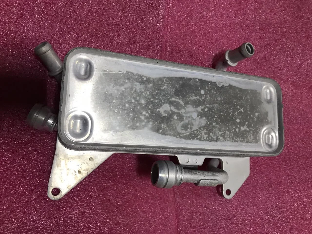 

It Is Suitable for Audi A8d4 Transmission Radiator Wave Box Cooler 4h0 317 021 h / t