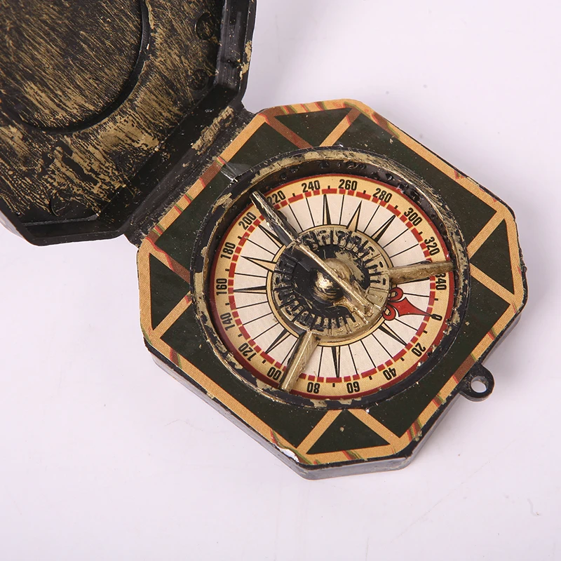 

1pcs Simulation Nautical Compass Pirate Toys Plastic Party Dress Prop Compass Compass Cosplay Pirate Up Decoration Hallowee F0U4