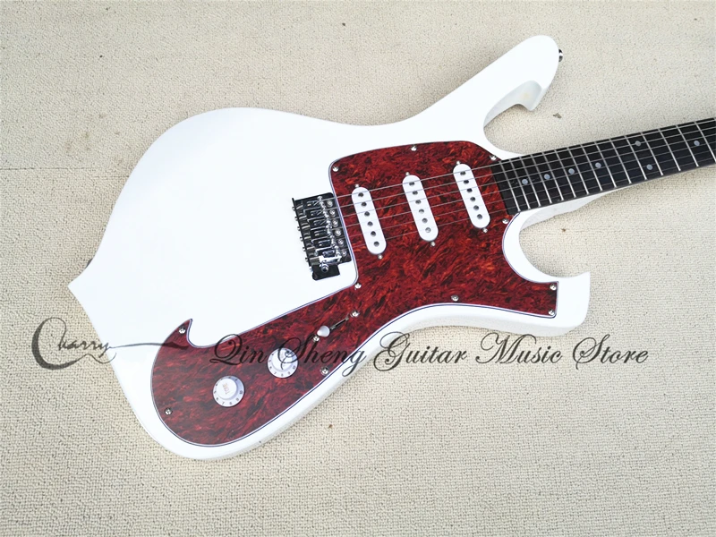 

custom made 6 string electric guitar,white guitar,SSS pickups,basswood body,Tremolo bridge,Red Tortoise shell pickups