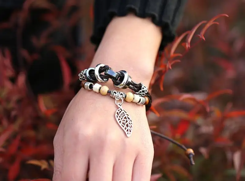 С многослойным покрытием в виде листика из кожи браслет винтажном стиле В