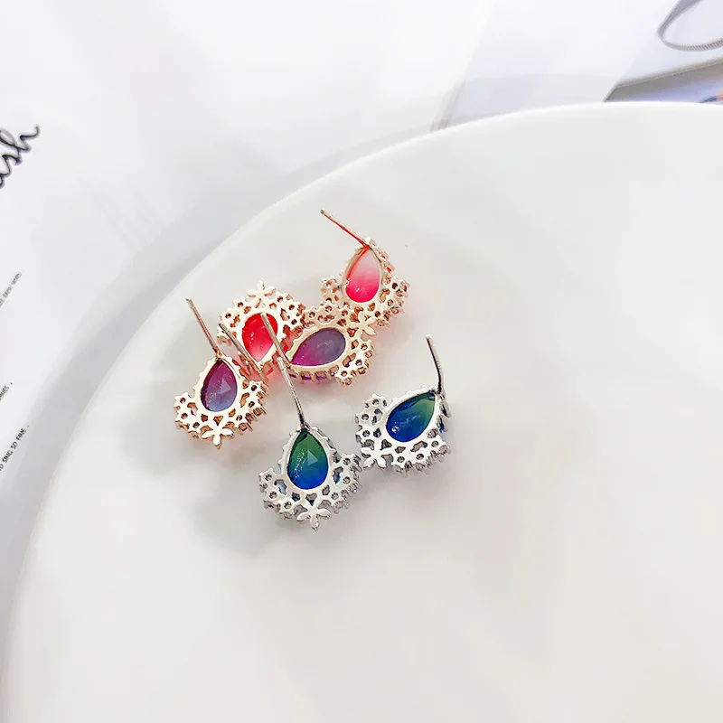 Женские серьги с цветными капельками классические подвески кристаллами модные