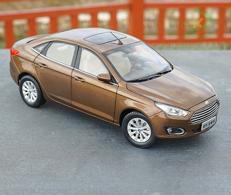 Новинка 1/18 масштаб эскорт коричневый красный литой автомобиль Модель Коллекция игрушек подарок